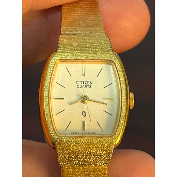 VTG Citizen Quartz Wrist Watch Gold Tone Dainty Untested - Picture 2 of 11